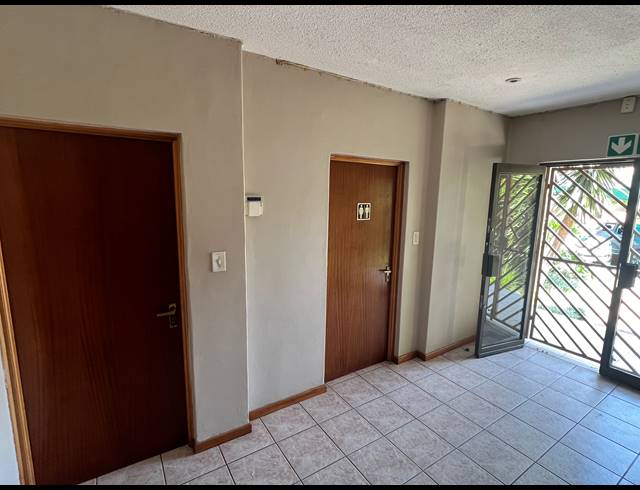 90M² OFFICE TO LET IN ALLEN'S NEK